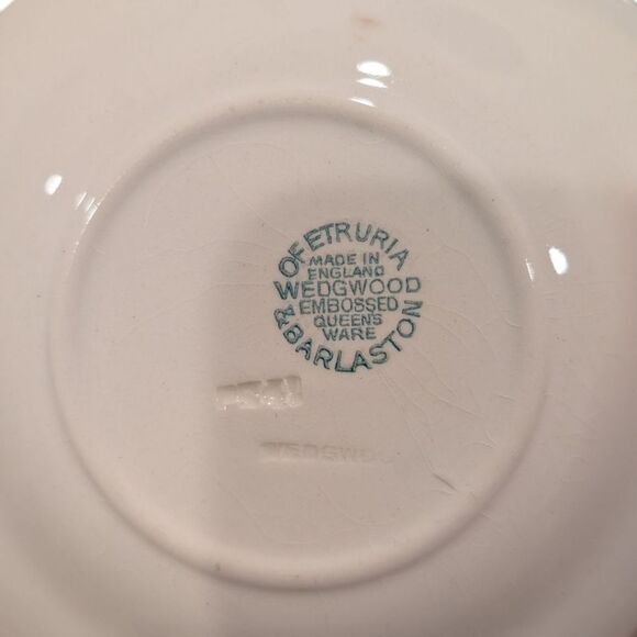 Wedgwood #2243 20th Century 40's-80's Embossed Queens Ware tea set serving piece - Picture 9 of 11